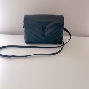 Yves Saint Laurent - MINI BAG LOULOU

COLOR:BLACK
